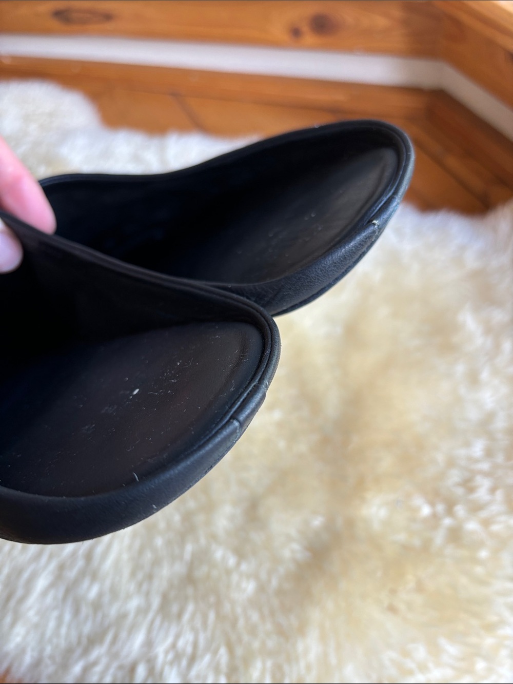 FEIT Minimalist Leather Slippers - Picture 12 of 12